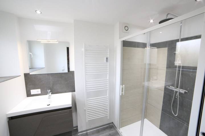 Gîte pour 15 personnes, avec sauna et terrasse ainsi que jardin et jacuzzi, animaux acceptés à La Bresse - 3