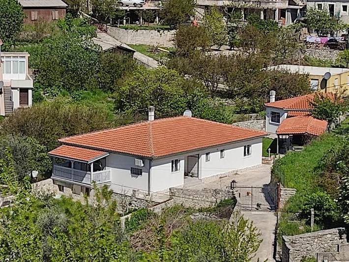 Dom dla 2 osób, z ogród i sauna oraz widok, zwierzęta dozwolone w Bar