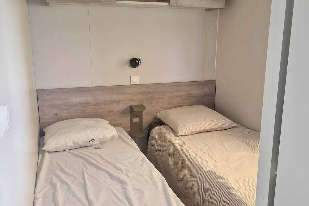 Mobil-home – 6 personnes avec piscine partagée, terrasse et jardin in Erdeven, Côte des Mégalithes