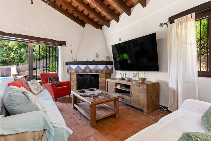 Villa Caty: Rural House with Mountain Views, Pool, and Wi-Fi in Jimena de la Frontera, Cádiz Province