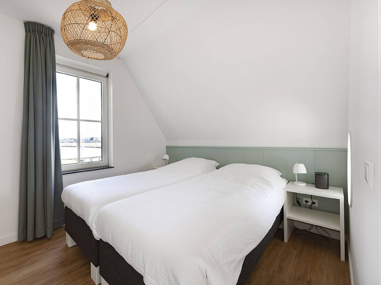 Villa am Tjeukemeer mit eigenem Steg in Delfstrahuizen, Friesland