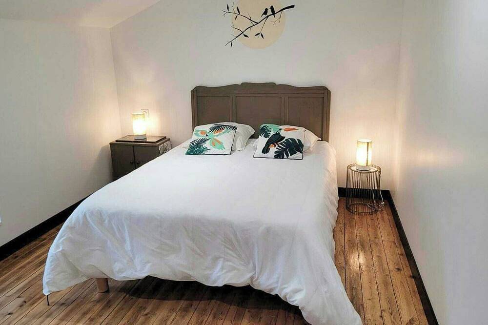 Cottage with spa between beaches and Puy du Fou in La Roche-sur-Yon, Loire Valley