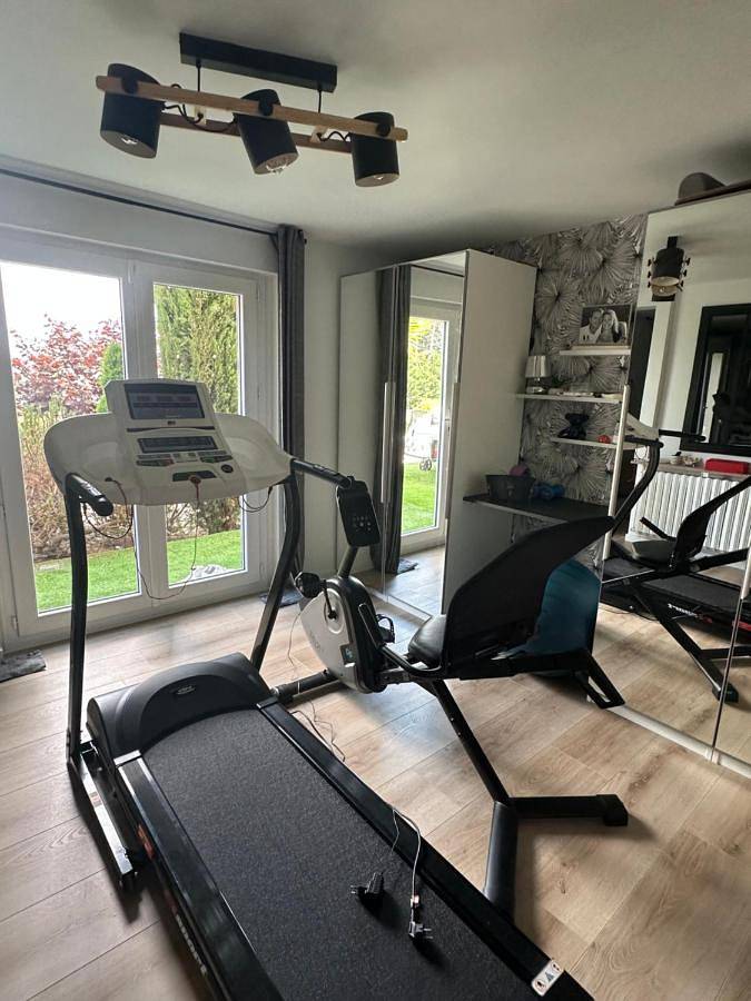Location de vacances pour 8 personnes, avec vue et jardin ainsi que terrasse et piscine à Fleurieux-sur-l'Arbresle - 4