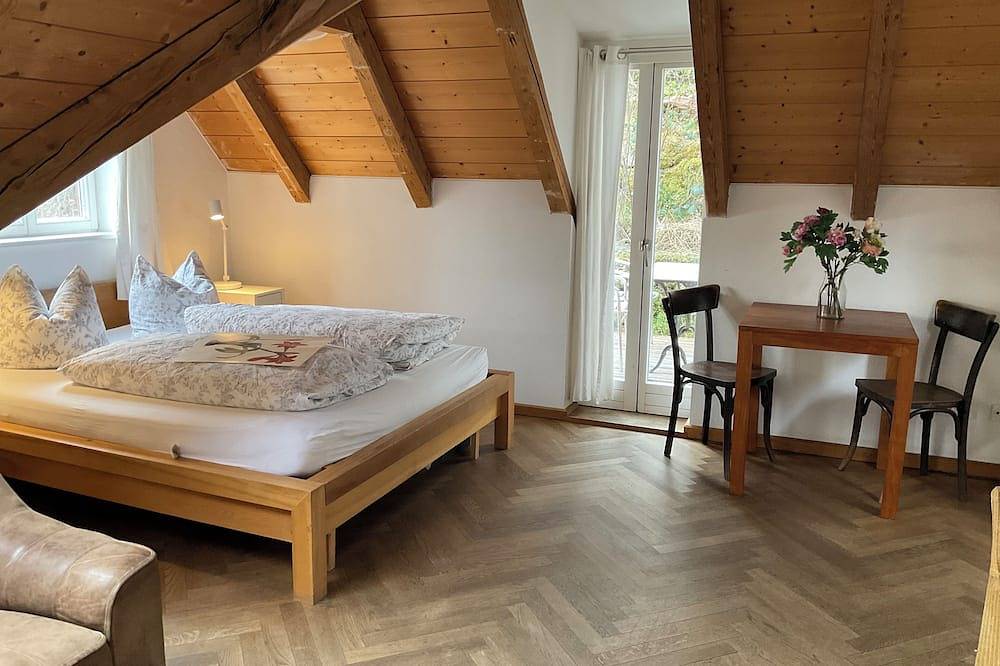 Apartamento entero, Apartamento con cocina y terraza parcialmente cubierta. Céntrico y tranquilo. in Dießen am Ammersee, Lago Ammer