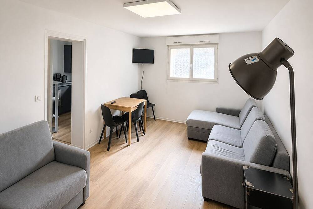 Appartement entier, Appartement 40 m2, 1 chambre, 6 personnes, Wifi in Villeurbanne, Lyon et ses environs