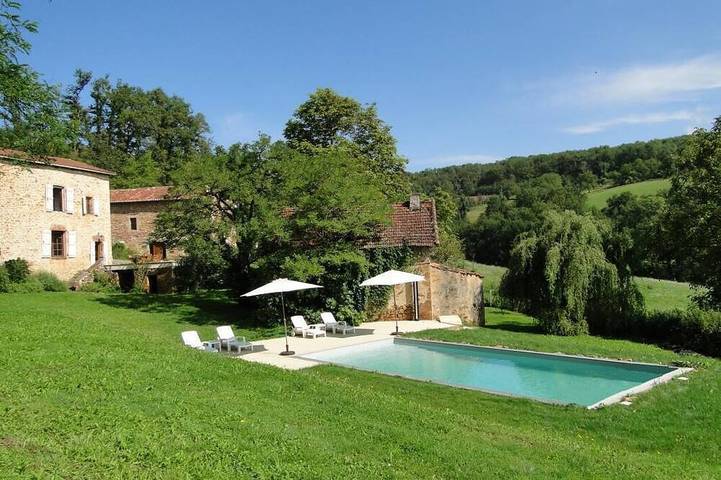 Location de vacances pour 6 personnes, avec Jardin et Piscine à Figeac