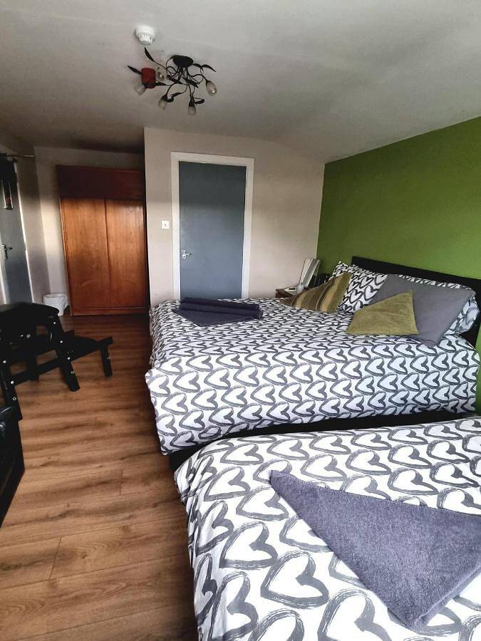 Triple Room with Private Bathroom in Sandwell, Birmingham und Umgebung