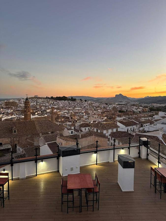 Appart’hôtel pour 4 personnes, avec Balcon ainsi que Terrasse et Vue à Antequera