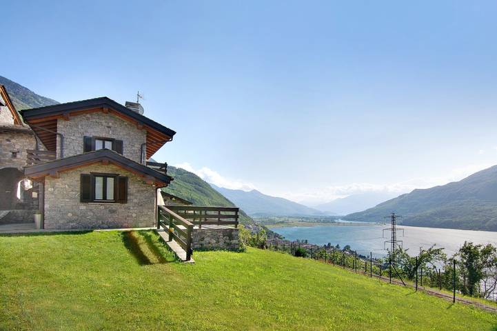 Chalet für 3 Personen, mit Balkon und Garten sowie Seeblick
