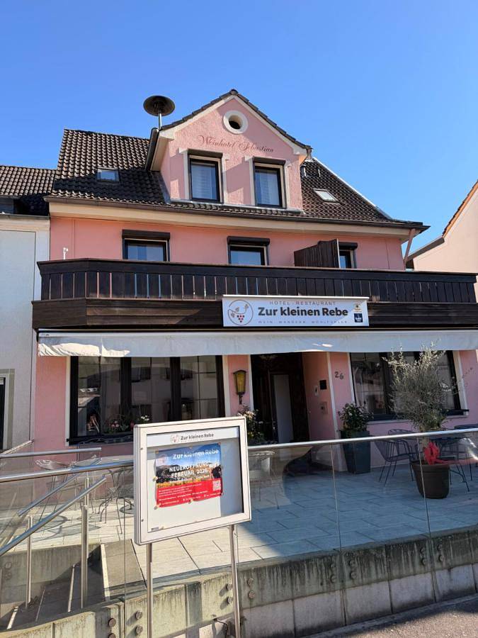 Hotel für 2 Personen, mit Terrasse in Rech