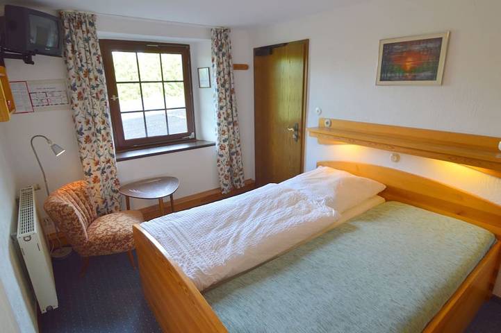 Ferienhaus für 19 Personen, mit Sauna und Garten sowie Balkon in Monschau - 4