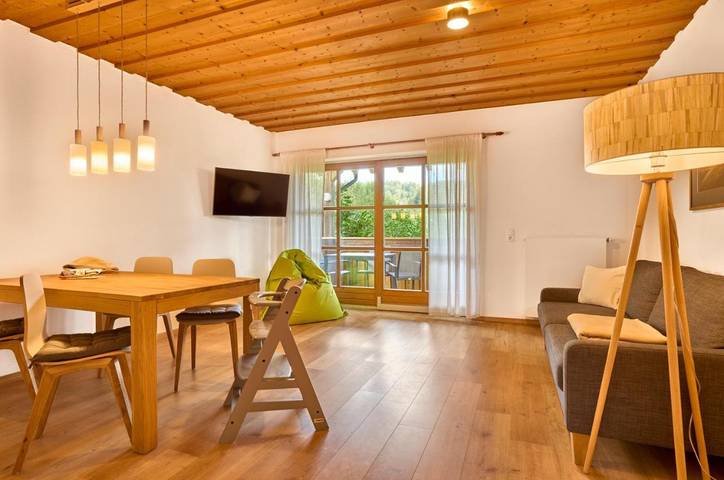 Ferienwohnung für 5 Personen, mit Ausblick und Sauna sowie Garten in Neuschönau