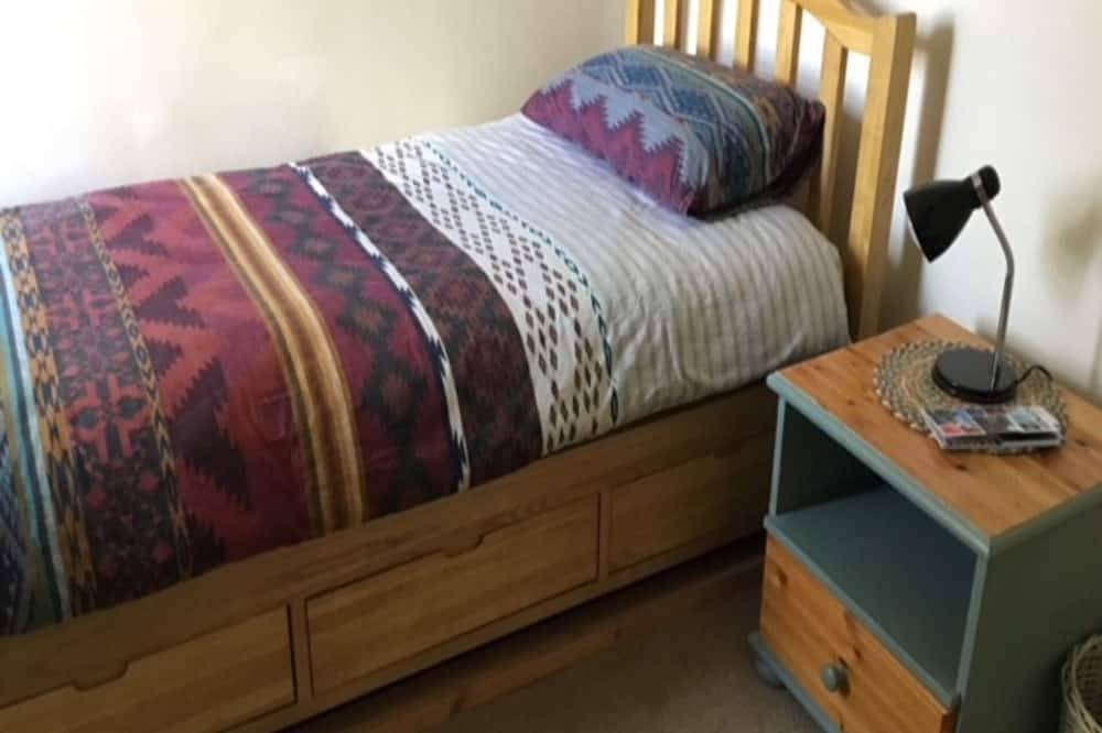 Beautifully renovated cosy house in the historic market town of Totnes, S Devon in Totnes, Devon