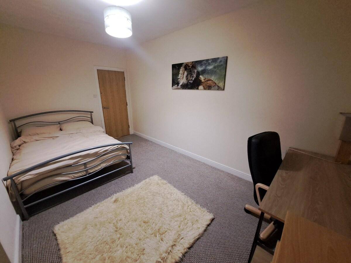 Hel ferieleilighet, City-center Flat Sleeps 4 with Balcony in Liverpool, Merseyside