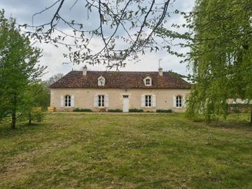 Gîte pour 6 personnes, avec jardin à Bélâbre