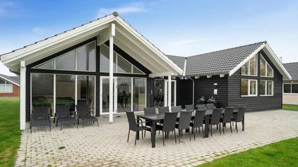 Ferienhaus für 16 Personen, mit Sauna, mit Haustier in Olpenitz