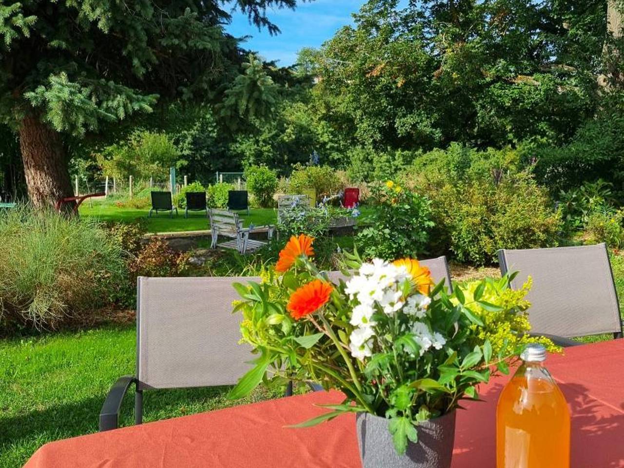 Casa rural cómoda para 12 pers. entre Lyon y Saint-Étienne con jardín y juegos exteriores in Grammond, Montbrison