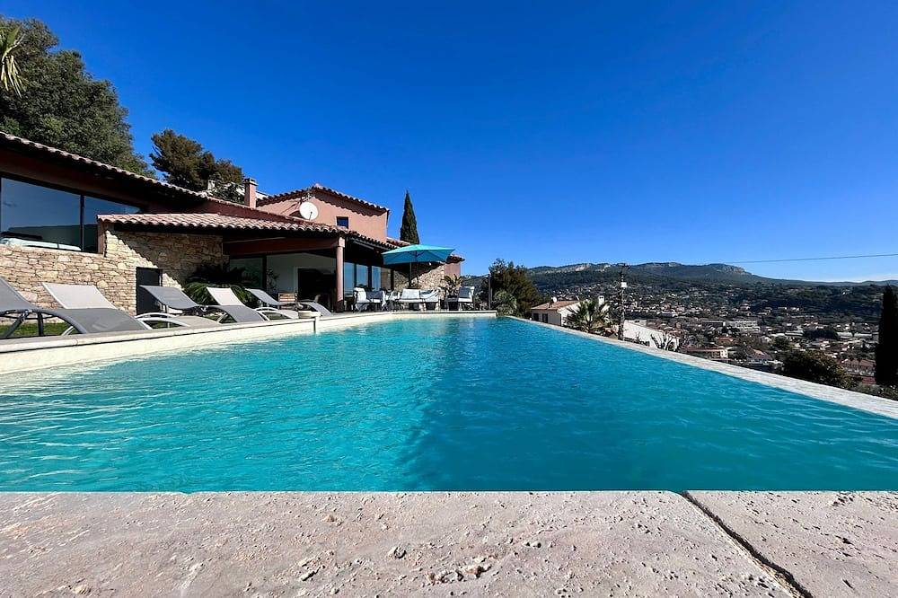 Villa with contemporary flair in Ollioules, Mittelmeerküste (Frankreich)