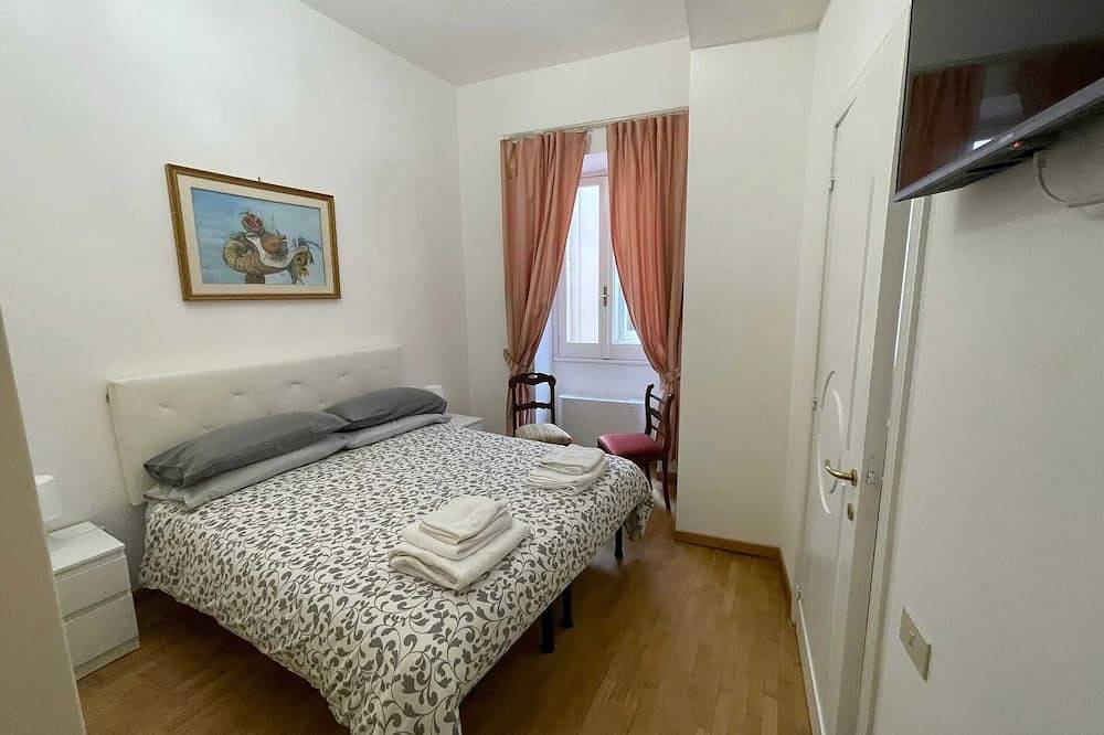 Entire apartment, Homerez - Apartment near the Colosseum in Rome City Center, Rome