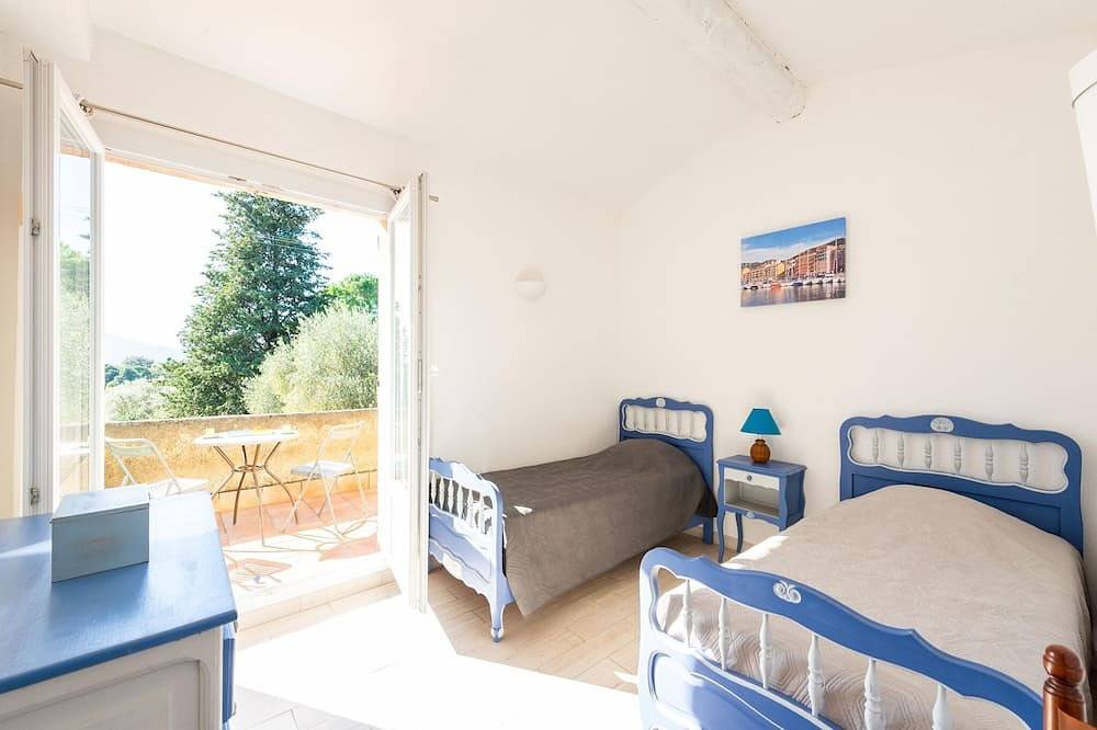 Villa in Mouans-Sartoux with Pool & Beach in Mouans-Sartoux, Cannes region