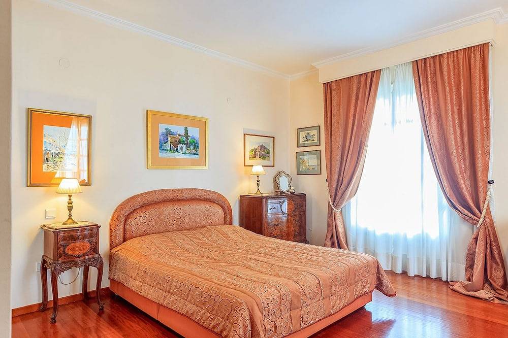Classy Villa Aphrodite with Pool, Sea & Castle Views - 5 min drive from Center in Corfu (city), Corfu