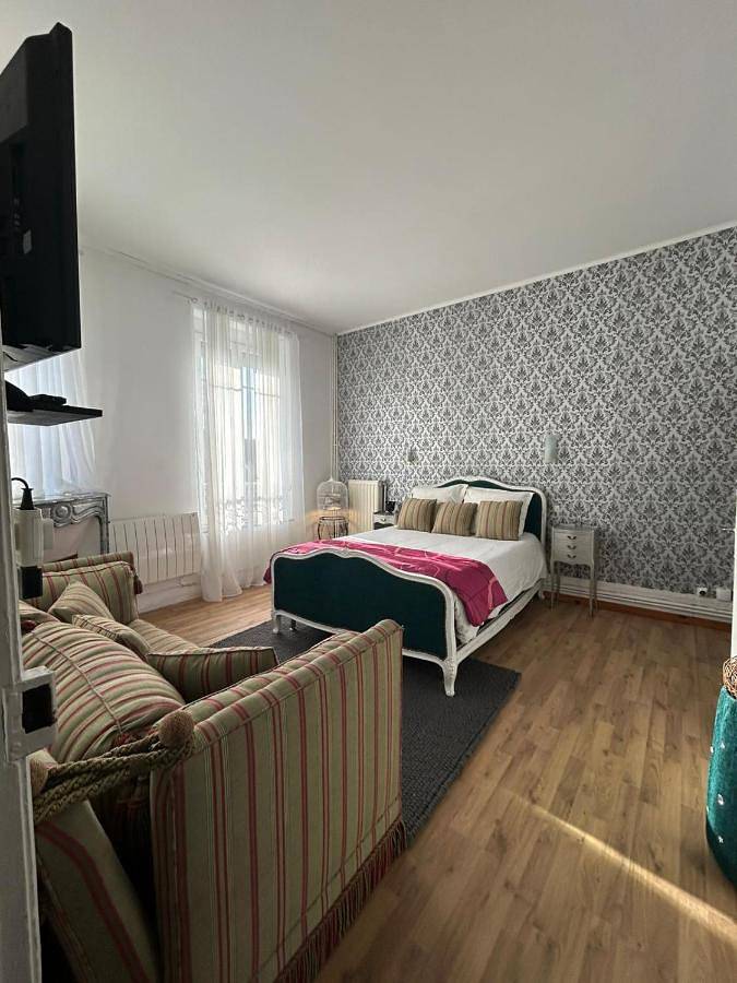 Location de vacances pour 8 personnes, avec terrasse et vue à Vervins - 4