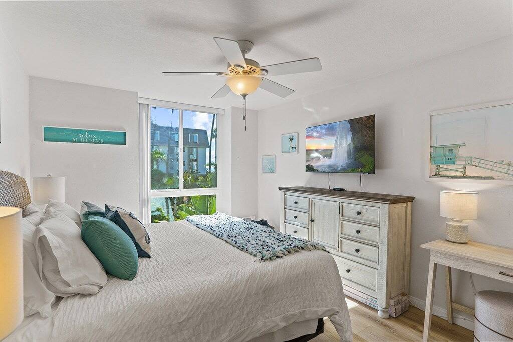 Ganze Wohnung, Oceanfront Condo...Views and sounds of the surf from Balcony and Bedroom in Oceanside, San Diego County