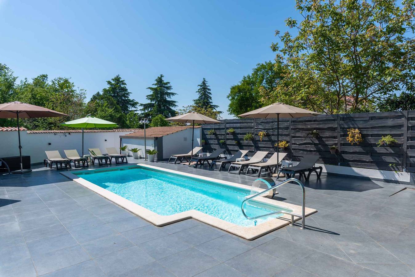 Ferienhaus mit großem Garten und Pool in Kukci, Porec und Umgebung