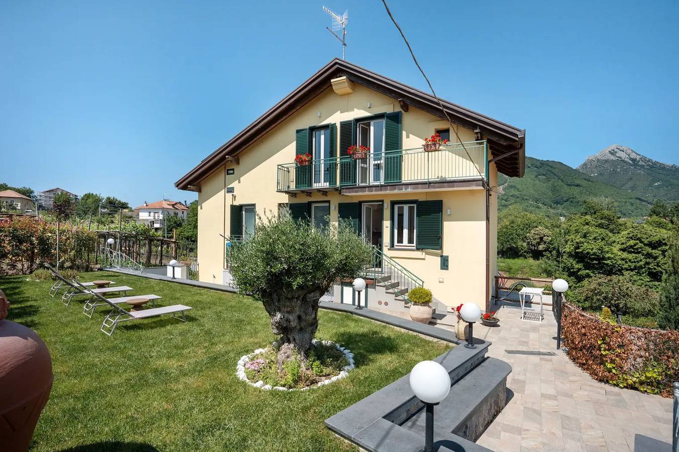 Entire apartment, Superior Venere Apartment in Villa Degli Dei with Mountain View, Wi-Fi & Air Conditioning in Pianillo, Agerola