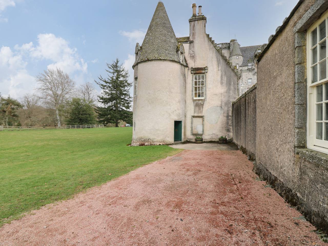 Entire apartment, East Wing - Castle Fraser in Aberdeenshire