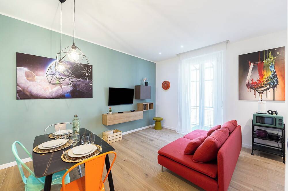 Hel lejlighed, Bright Modern and Cozy Two-room Apartment - Convenient Parking & Fast Wi-Fi in Vercelli, Vercelli Provinsen
