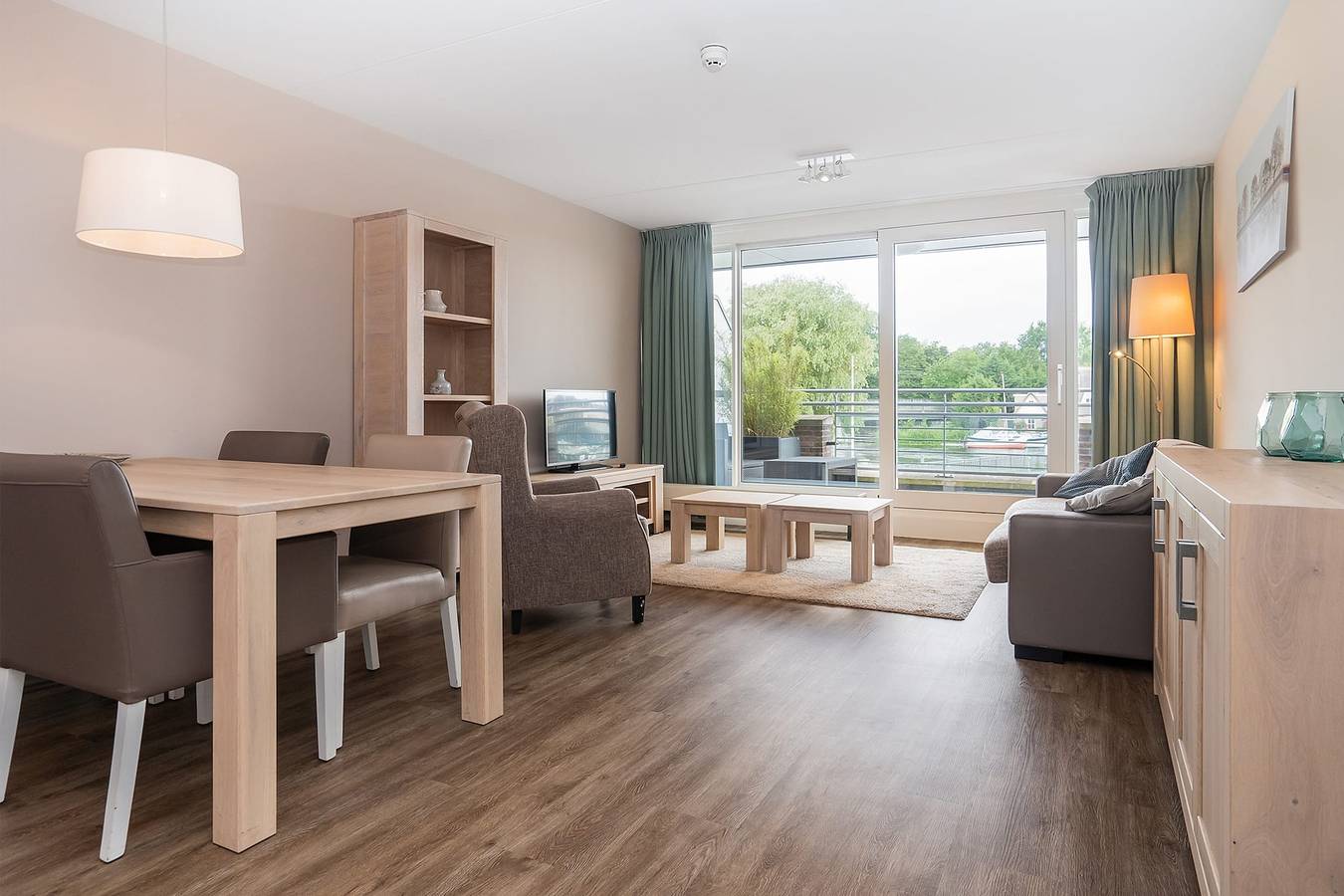 Ganze Wohnung, Geräumige und luxuriöse Wohnung im ersten Stock mit Balkon - Kaag (10) in Warmond, Niederländische Nordsee