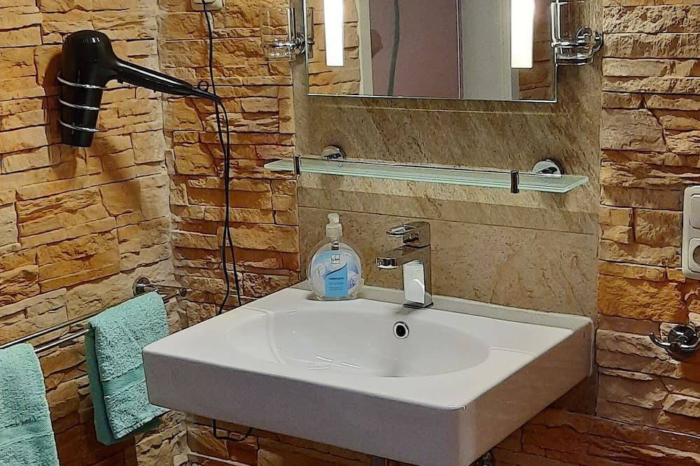 Ganze Wohnung, Grosse ruhige Ferienwohnung mit Sauna in der Natur in Kabelhorst, Ostholstein
