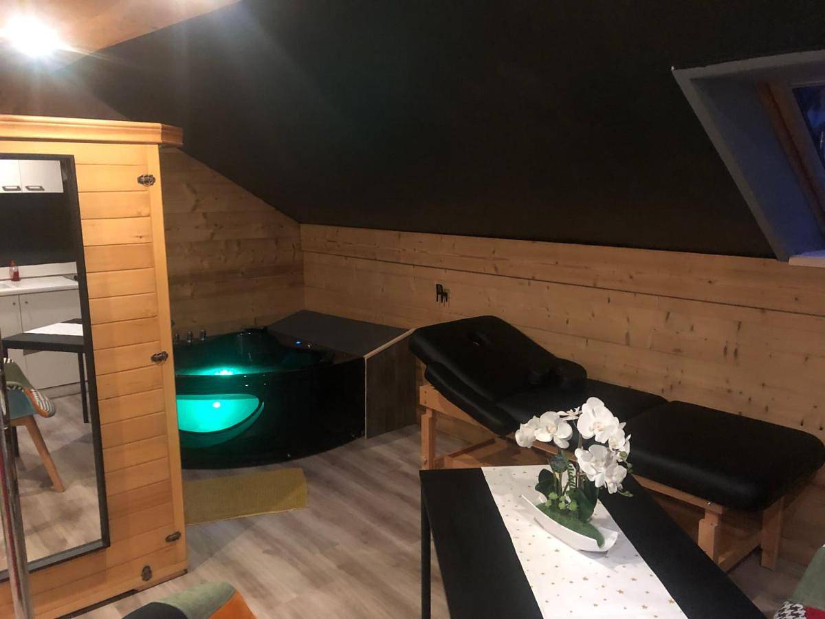 Appartement entier, One-Bedroom Apartment in Nancray, Jura Francais