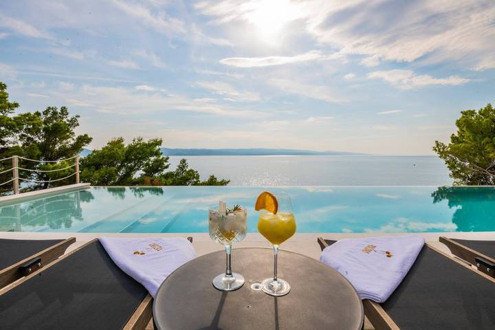 Ferienhaus für 18 Personen, mit Pool und Sauna sowie Garten in Brela