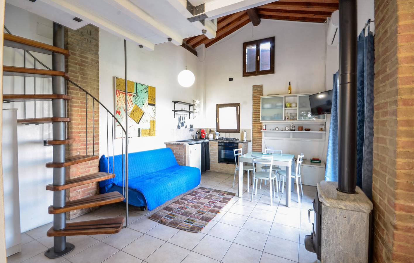 Gemütliches Apartment mit Pool & Garten, WiFi, AC, Parkplatz - in der Nähe von Tuscany Kiwi & River Era in Palaia, Pisa Provinz