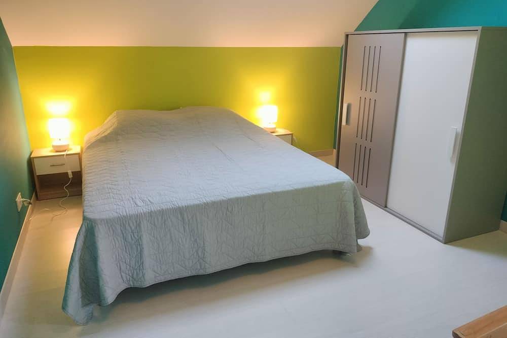 Grand gîte rénové 14 pers entre Angers et Saumur. Cour fermée et parking privé. in Bellevigne-en-Layon, Vallée de la Loire