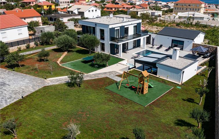 Ferienhaus für 8 Personen, mit Garten und Pool sowie Sauna und Terrasse in Razanac - 4