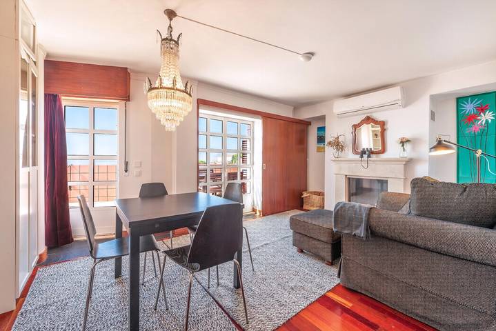 Ganze Wohnung, Ferienwohnung für 4 Personen mit Balkon in Santa Engrácia, São Vicente (Lissabon)