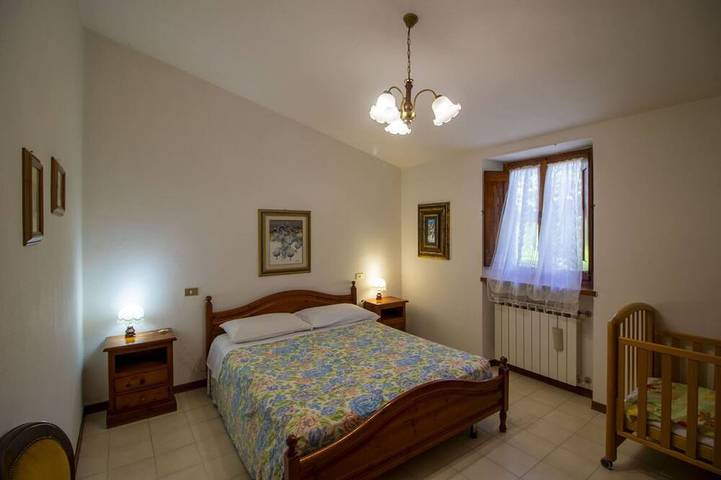 Magnifica villa indipendente per 18 ospiti con piscina privata, WIFI, TV, veranda e animali ammessi in Cortona, Provincia di Arezzo