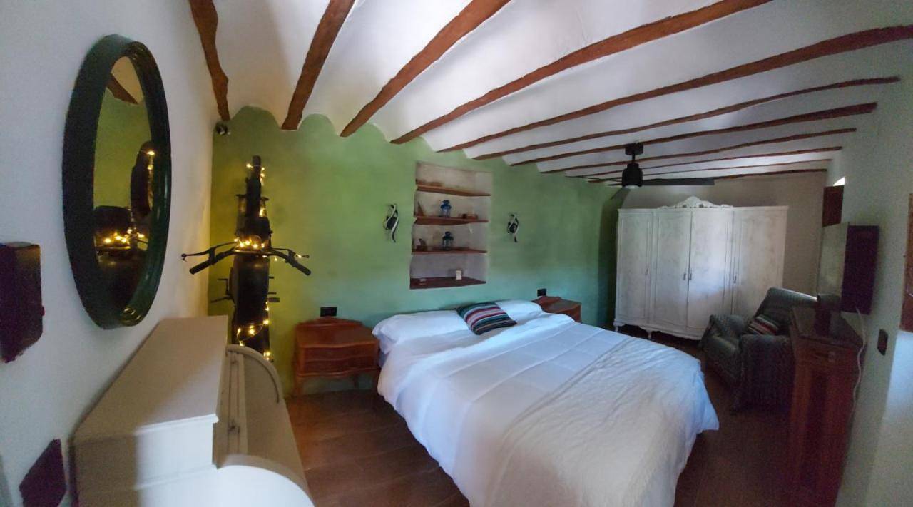 Casas Navalón in Jorquera, La Manchuela