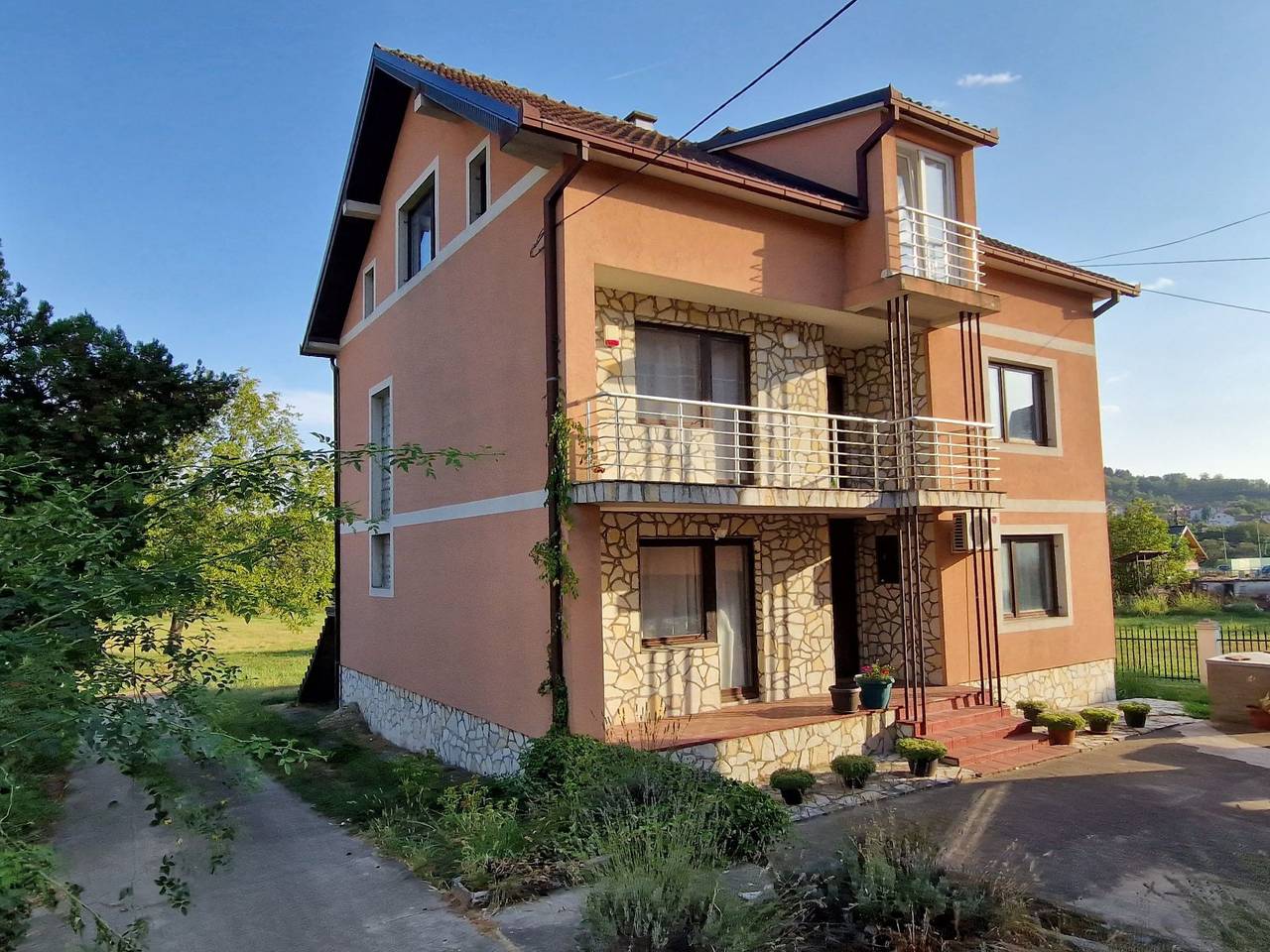 Schöne große Villa Vrcin in Врчин, Belgrad und Umgebung