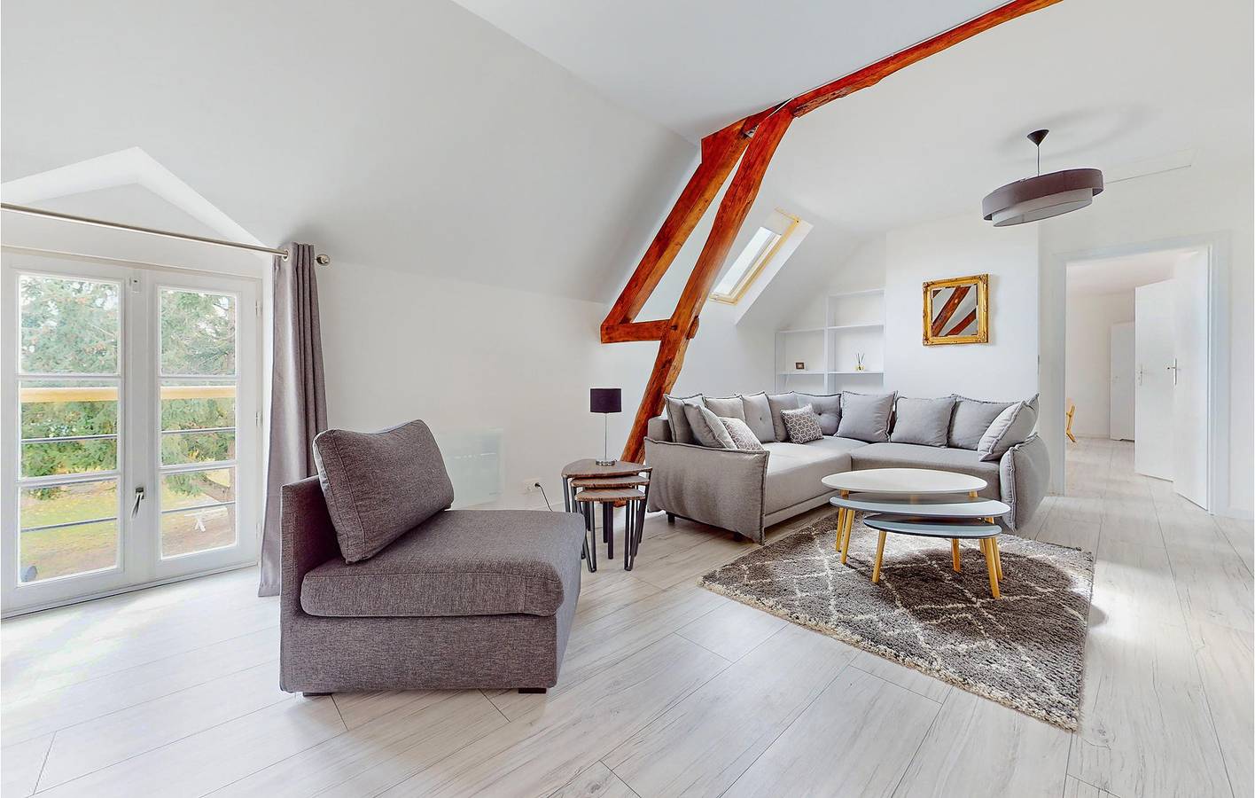 Appartement confortable avec piscine et jardin, à 2 km de la rivière Le Cher in La Vernelle, Vallée de la Loire