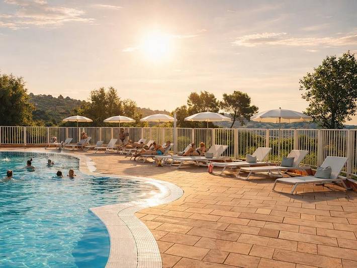 Camping pour 4 personnes à La Croix-Valmer