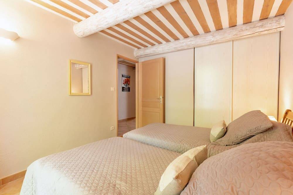 La Pinède by Interhome in Pernes-les-Fontaines, Parc naturel régional du Mont-Ventoux