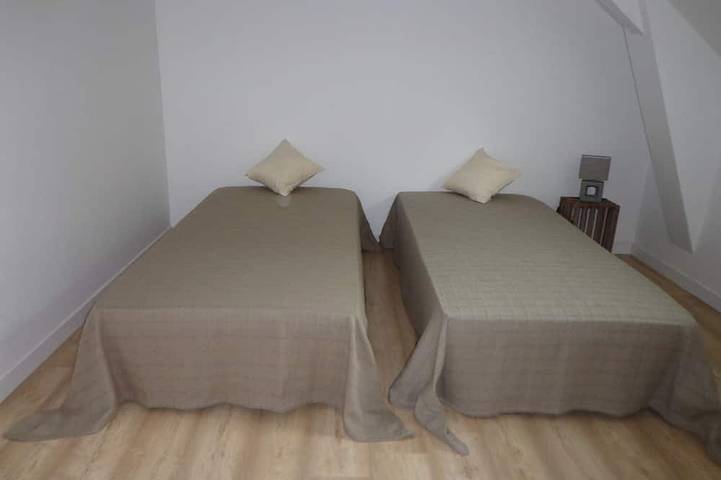 Gîte pour 8 personnes, avec terrasse et jardin à Plescop - 4