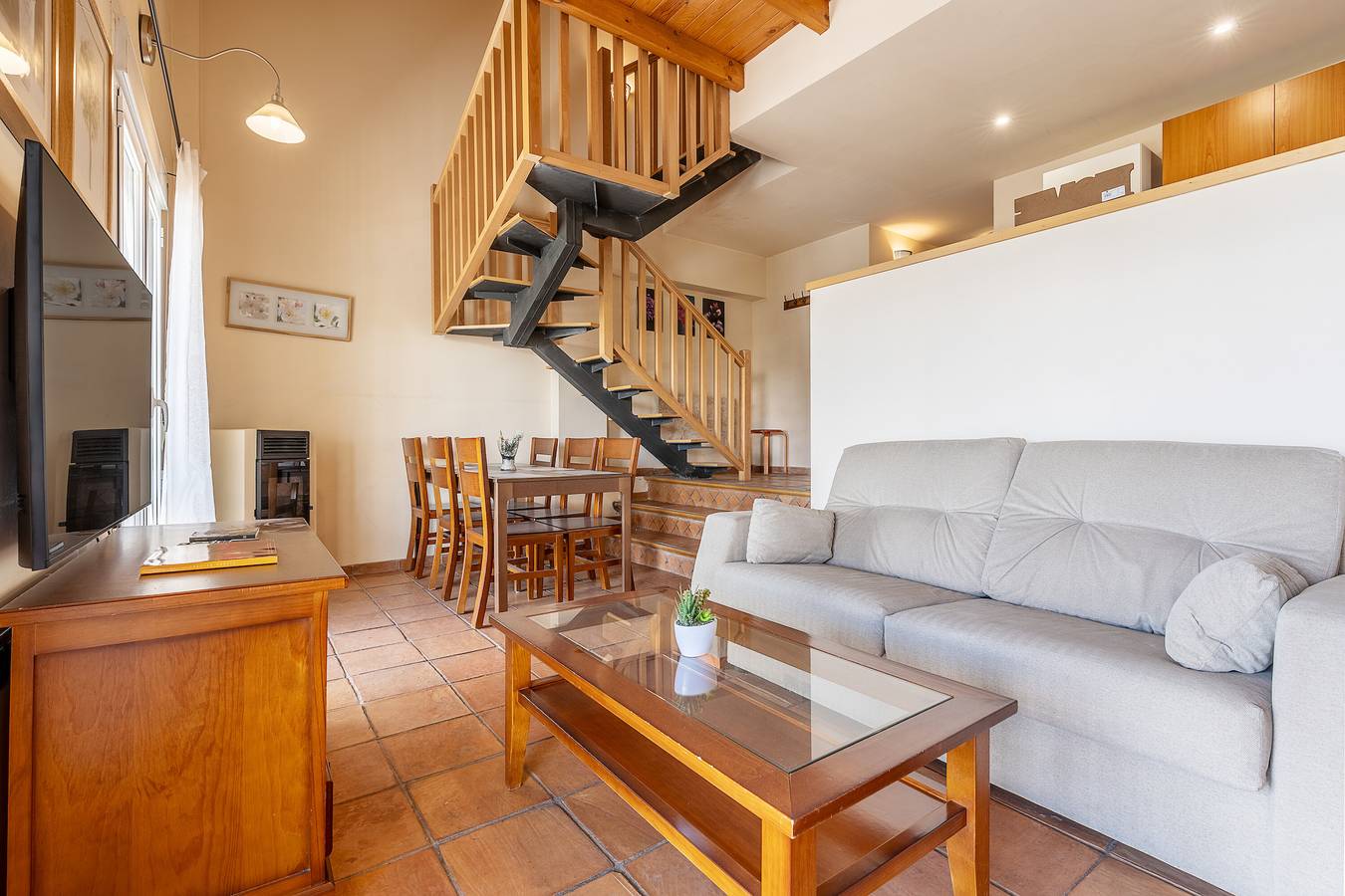 Entire apartment, Holiday Apartment "Duplex 23 D" near Slopes with Private Terrace & Wi-Fi in Sierra Nevada Ski Resort, Monachil
