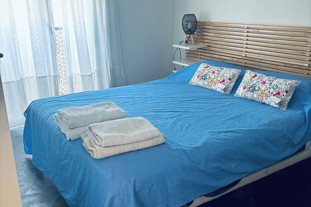 Ganze Wohnung, Best Location spacious Apartment 10 min walking to beach and city center in Talamanca, Ibiza Stadt