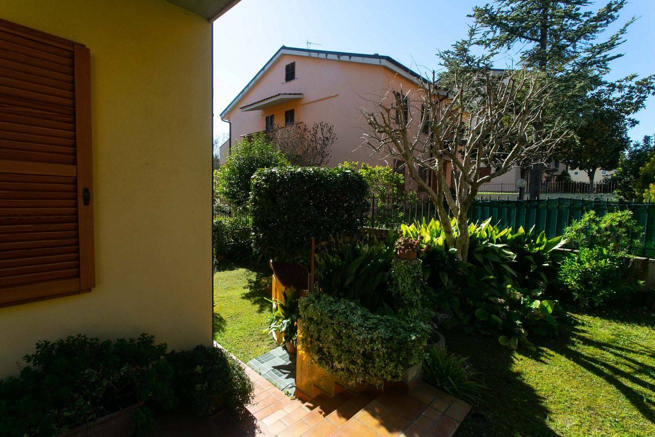Ganze Wohnung, N043 - Numana, two-room apartment with garden  in Sirolo, Riviera del Conero