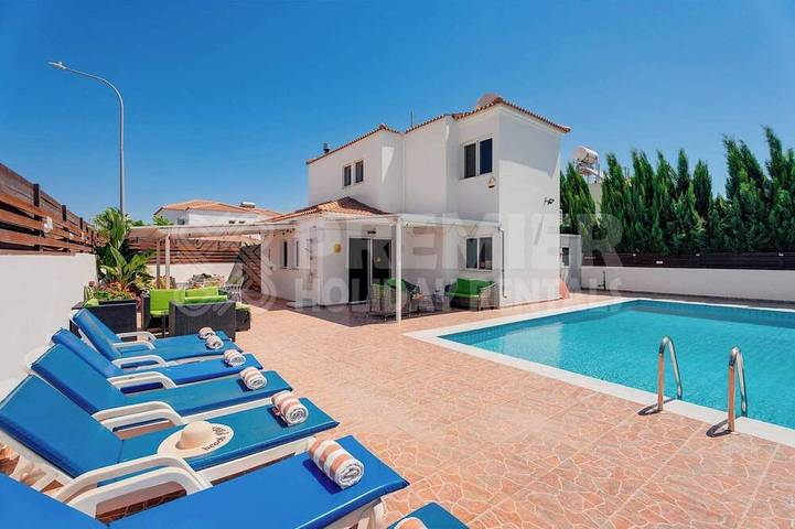 Villa for 10 people in Nissi Beach